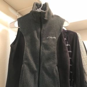 Columbia black/gray vest